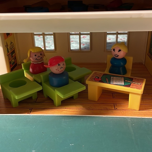 VINTAGE LITTLE PEOPLE SCHOOLHOUSE 1960s - Picture 9 of 15